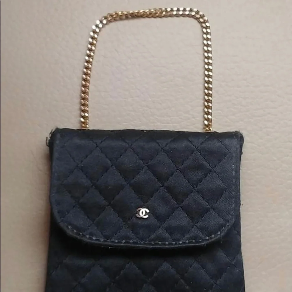 🔥Vintage Chanel Black Quilted Micro Mini Purse - Picture 6 of 12